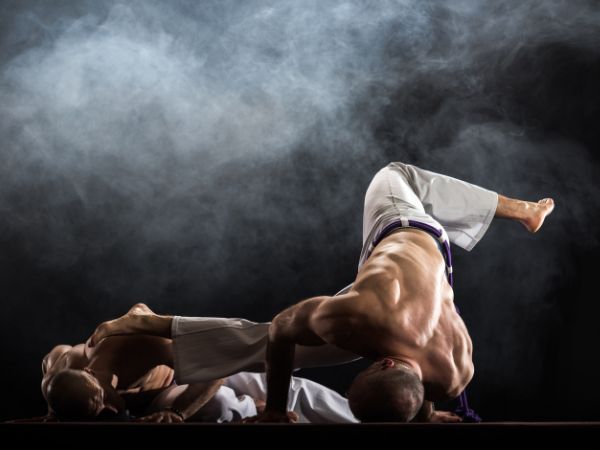 Capoeira: Najlepsza sztuka walki, która zapewni ci dobrą kondycję